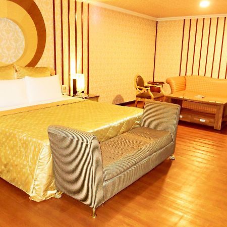 Huang Xing Motel Pingtung Exteriér fotografie