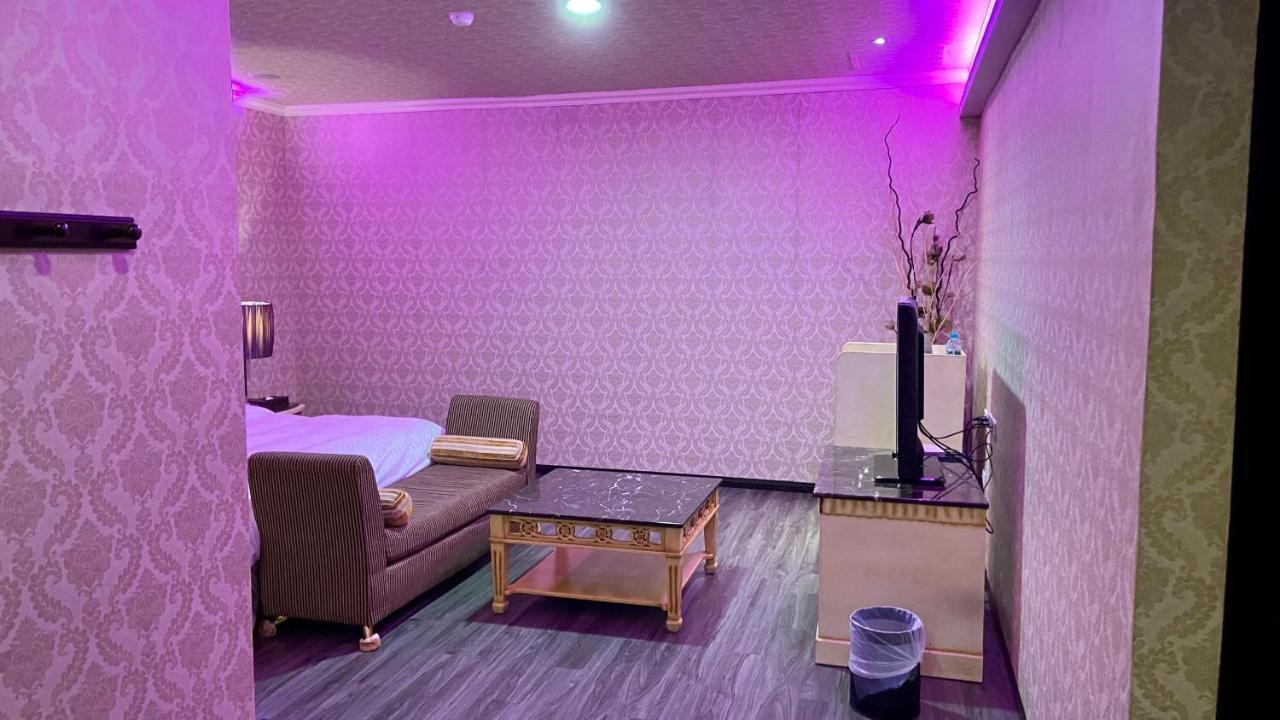 Huang Xing Motel Pingtung Exteriér fotografie