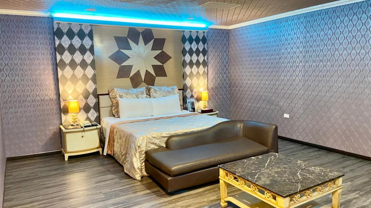 Huang Xing Motel Pingtung Exteriér fotografie