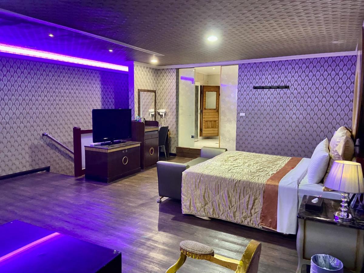 Huang Xing Motel Pingtung Exteriér fotografie