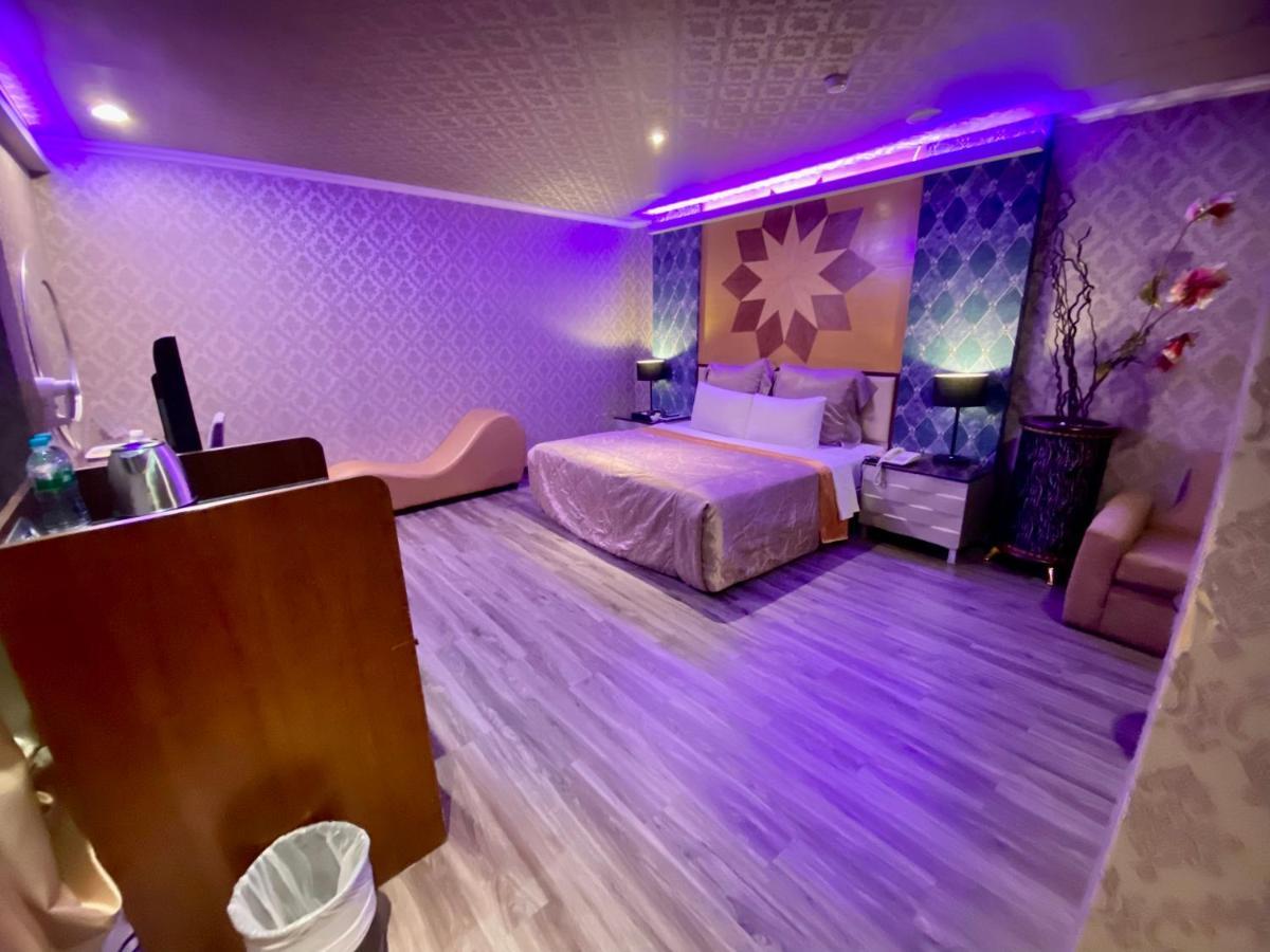 Huang Xing Motel Pingtung Exteriér fotografie