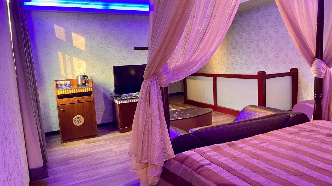 Huang Xing Motel Pingtung Exteriér fotografie